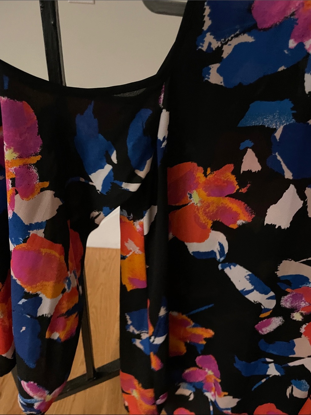 Blouse
Subcategory Identification - Picture 3 of 4